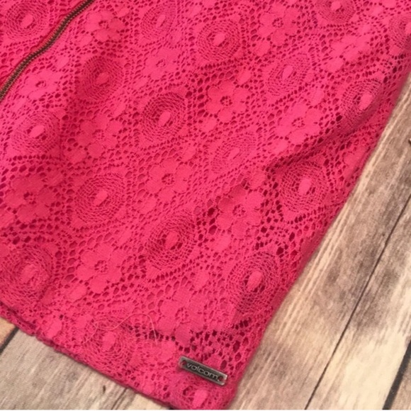 { Volcom } NWT hot pink laced skirt - Picture 3 of 4